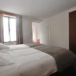 Du Perron Hotel