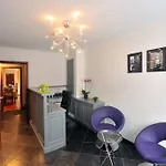 Du Perron 호텔 3*