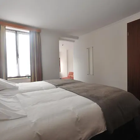 Du Perron Hotel
