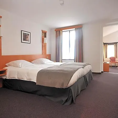 Du Perron 3* ティユー