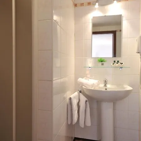 Du Perron ホテル 3*